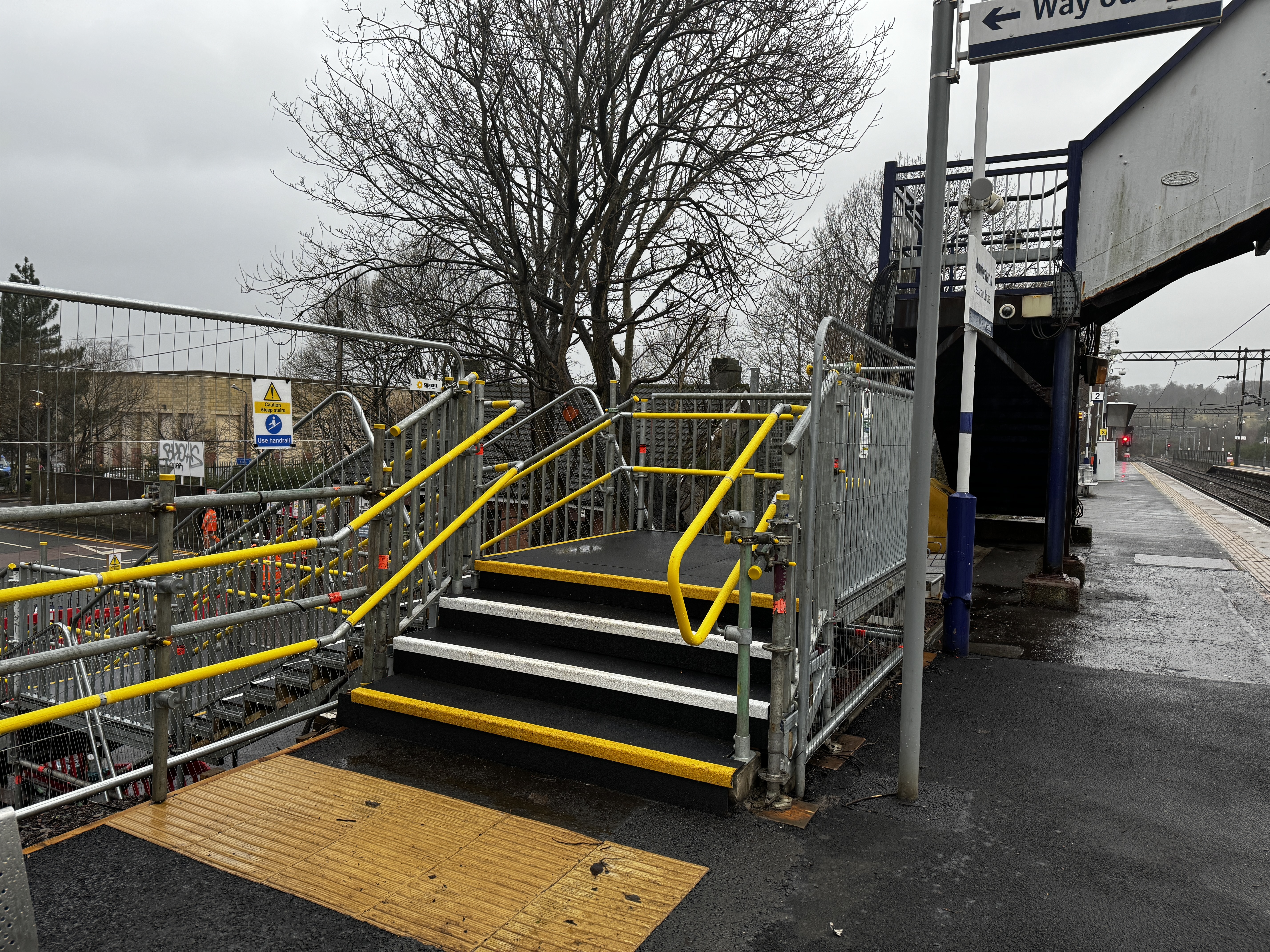 A new temporary route into platform 2 at Anniesland